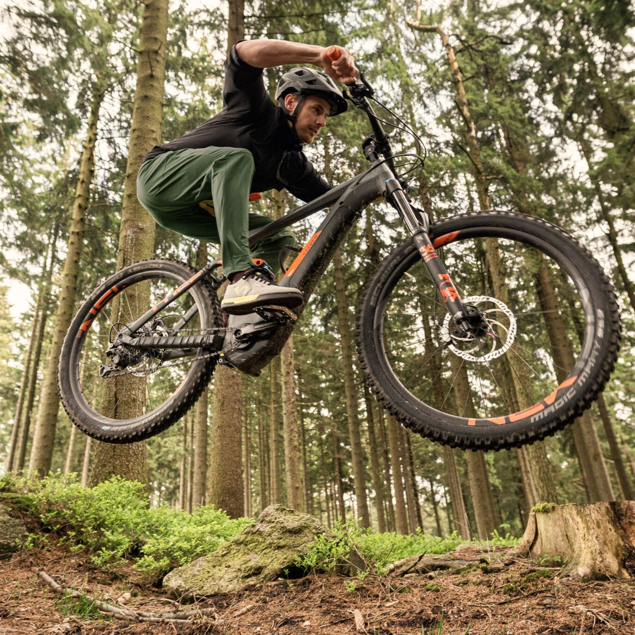 EU-phoric Lightweight Adventure Pants Grün