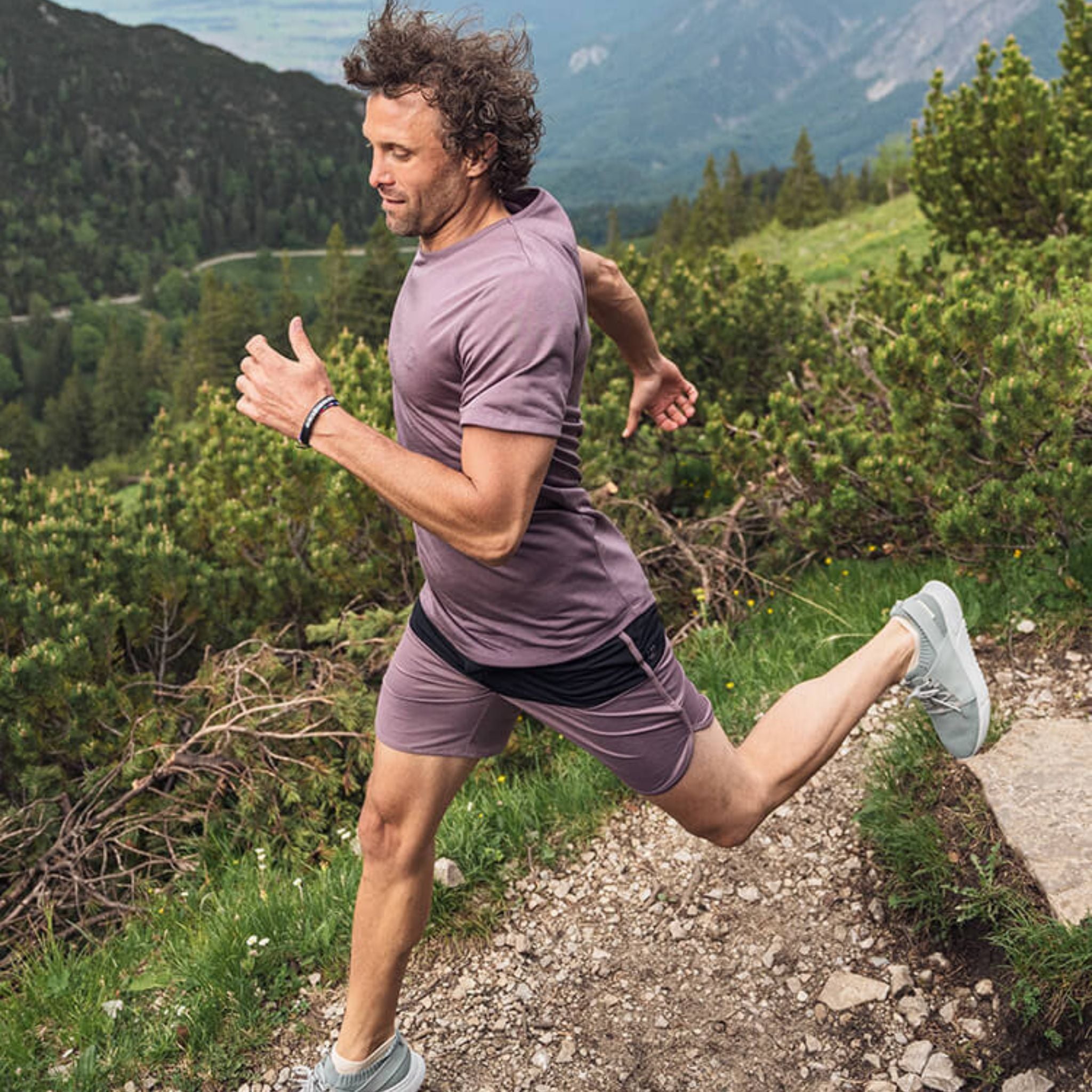 ECONY Max-Flex Boardshorts in Lila/Schwarz