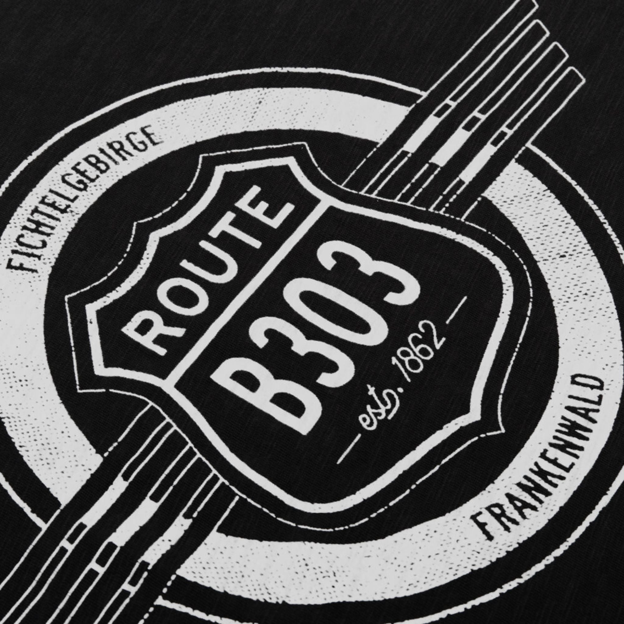 B303 T-Shirt Schwarz | Denn das Gute liegt so nah