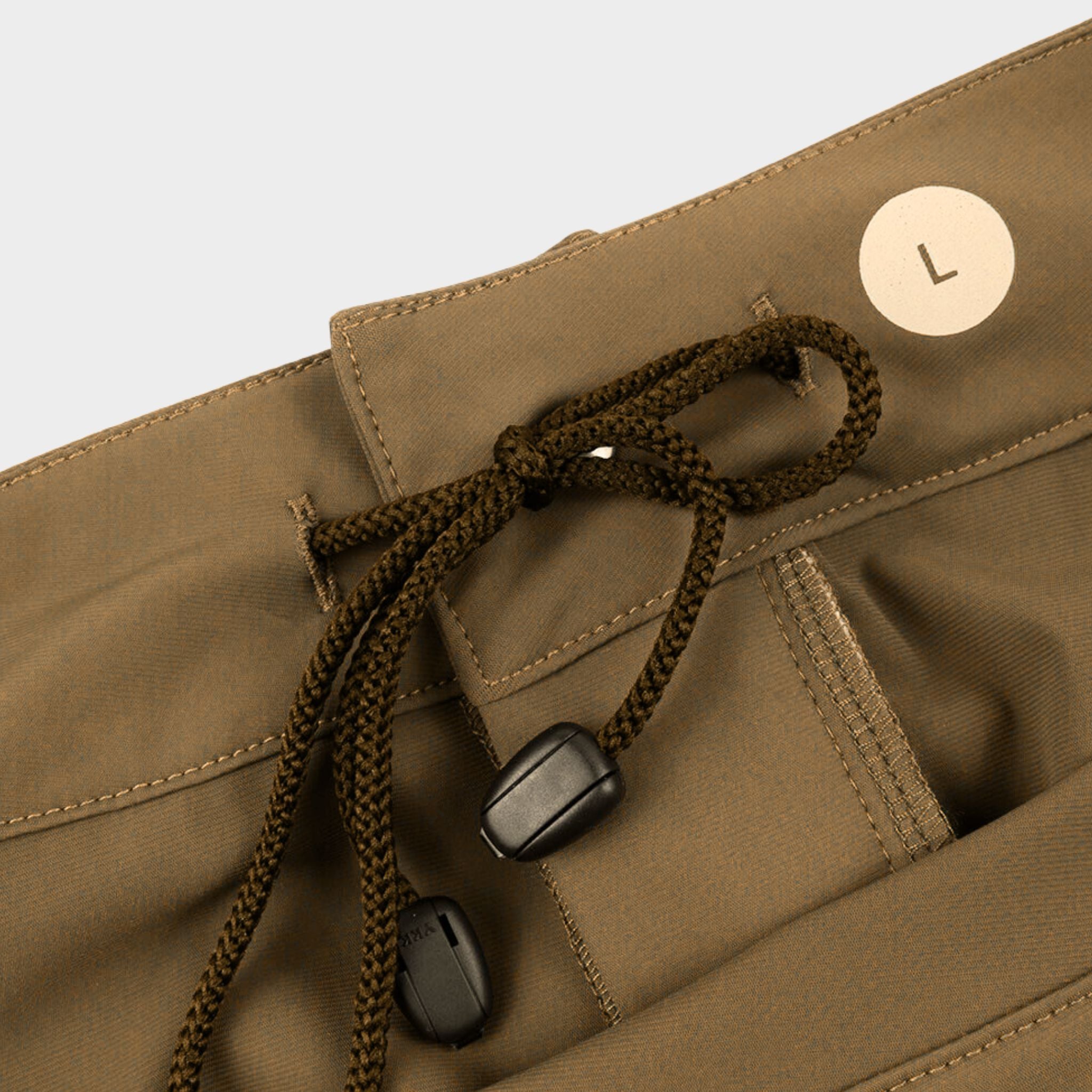 EU-phoric Lightweight Adventure Pants Braun | Technik trifft Alltag